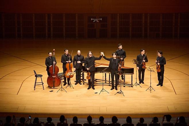 카바코스와 양인모, 그리고 아폴론 앙상블. 사진=롯데문화재단