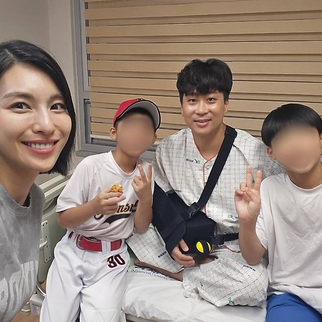 김정화, 유은성과 두 아들. 사진|유은성 SNS