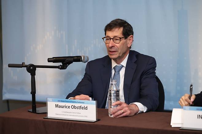 모리스 옵스펠드 피터슨국제경제연구소(PIIE) 선임연구위원이 3일 서울 소공동 플라자호텔에서 열린 '2025 G20 글로벌 금융안정 컨퍼런스'에 참석해 기자회견을 하고 있다. 한국개발연구원(KDI) 제공