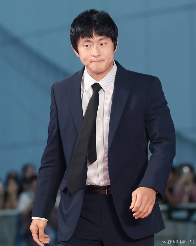 (인천=뉴스1) 권현진 기자 = 기안84가 18일 인천 중구 파라다이스시티에서 열린 ‘제4회 청룡시리즈어워즈’ 레드카펫 행사에 참석하고 있다. 2025.7.18/뉴스1 Copyright (C) 뉴스1. All rights reserved. 무단 전재 및 재배포, AI학습 이용 금지. /사진=(인천=뉴스1) 권현진 기자