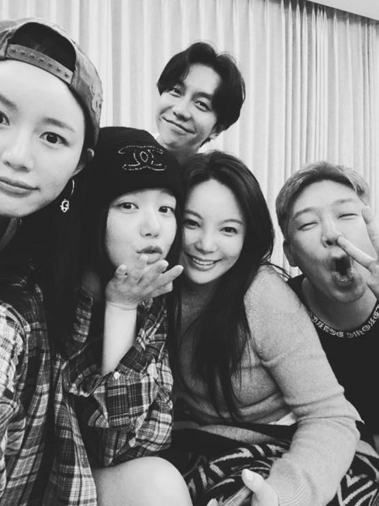 MC몽이 1년 전 찍은 사진을 공개해 이다인과 설전을 벌였다. /사진=SNS 갈무리