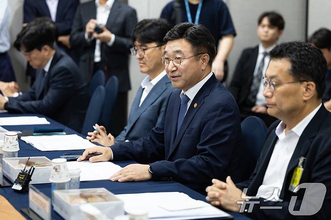 윤호중 행정안전부 장관이 2일 서울 여의도 국회에서 열린 행안위 당정협의에서 모두 발언을 하고 있다. 2025.9.2/뉴스1 ⓒ News1 유승관 기자