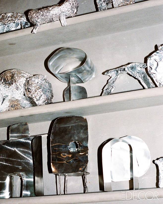 투굿 스튜디오 곳곳에서 발견할 수 있는 마케트들.