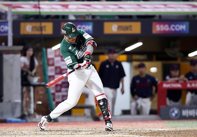 ▲ 개인 첫 연타석 홈런과 멀티홈런 경기를 기록하며 팀 승리를 이끈 고명준 ⓒSSG랜더스