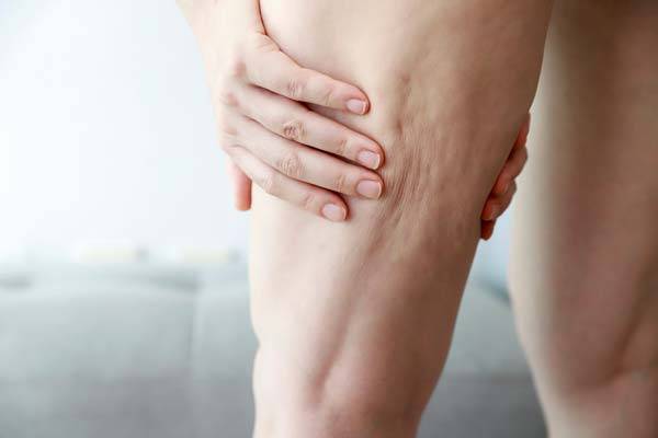 만성신부전의 주요 증상 중 하나가 쥐가 잘 나는 것이다. 이와 함께 쉽게 피로해지거나 식욕부진이 생기거나 소변을 이전보다 자주 본다면 신장 건강은 한 번쯤 확인해보는 게 좋다./클립아트코리아