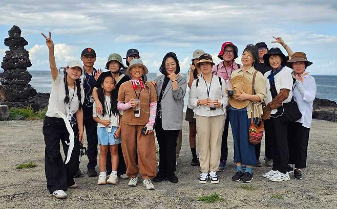 6일 제주시 조천읍 일대에서 진행된 '솔째기 제주와수다' 로컬여행 팸투어. ⓒ제주의소리