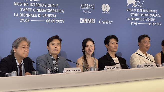 영화 ‘어쩔수가없다’ 베니스영화제. 사진| CJ ENM