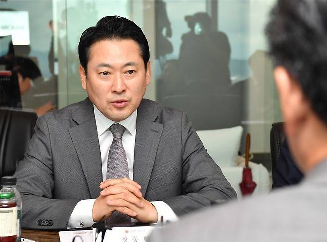 장동혁 국민의힘 대표가 지난 4일 서울 여의도 주한미국상공회의소에서 열린 국민의힘-주한미국상공회의소(AMCHAM) 간담회에서 발언을 하고 있다. ⓒ국회사진기자단