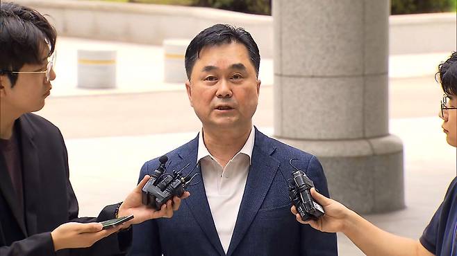 내란특검 참고인 조사 출석하는 김종민 의원