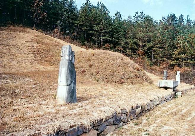 “충신의 이름은 영원하리...” 충남 논산 성삼문의 묘.