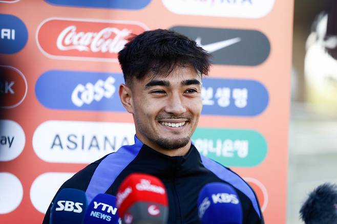 옌스 카스트로프가 4일(한국시간) 미국 뉴욕의 이칸 스타디움에서 인터뷰를 하고 있다. 사진제공|대한축구협회