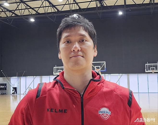 현대모비스 함지훈은 프로 18번째 시즌을 위해 구슬땀을 흘리고 있다. 그는 마음을 다잡고 팀에 보탬이 되고자 은퇴 생각을 머릿속에서 지웠다. 후쿠오카(일본)|박정현 기자