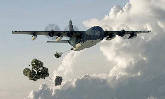 미 공군 MC-130 수송기에서 미사일이 탑재된 팰릿이 투하되는 이미지. 최근 미국은 미사일 투발 수단을 다양화하고 있다. 록히드마틴 제공