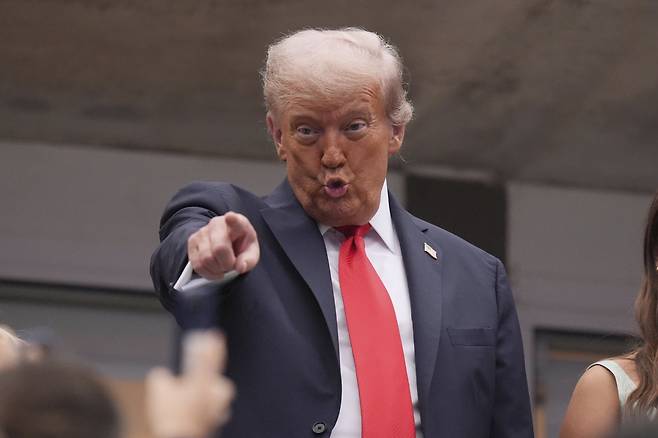 도널드 트럼프 미국 대통령이 7일(현지 시간) 뉴욕에서 열린 US오픈 테니스대회에 참석한 모습. 2025.09.08 뉴욕=AP 뉴시스