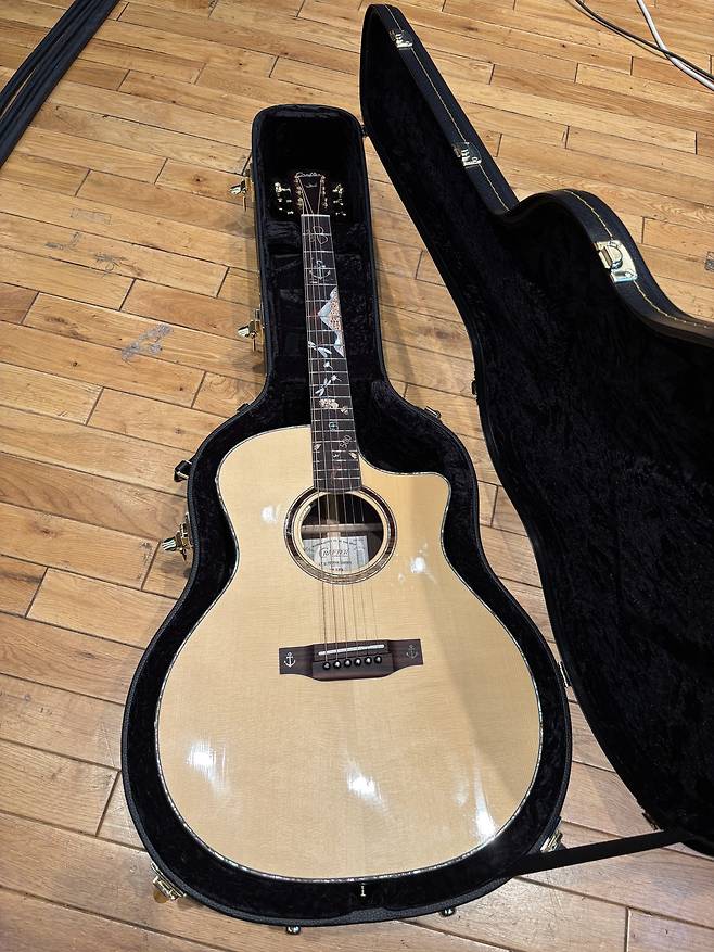 가왕 조용필의 어쿠스틱 기타