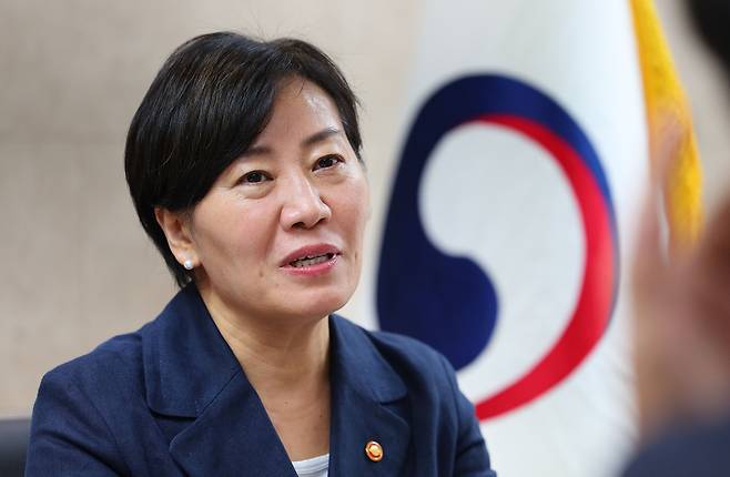 송미령 농림축산식품부 장관 (서울=연합뉴스) 송미령 농식품부 장관이 지난 4일 연합뉴스와 만나 인터뷰하고 있다. 2025.9.8