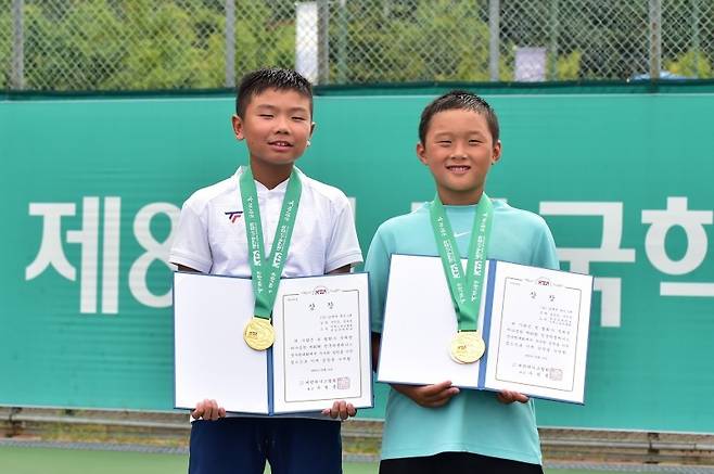 남자 10세부 복식 우승 구민준 김승유