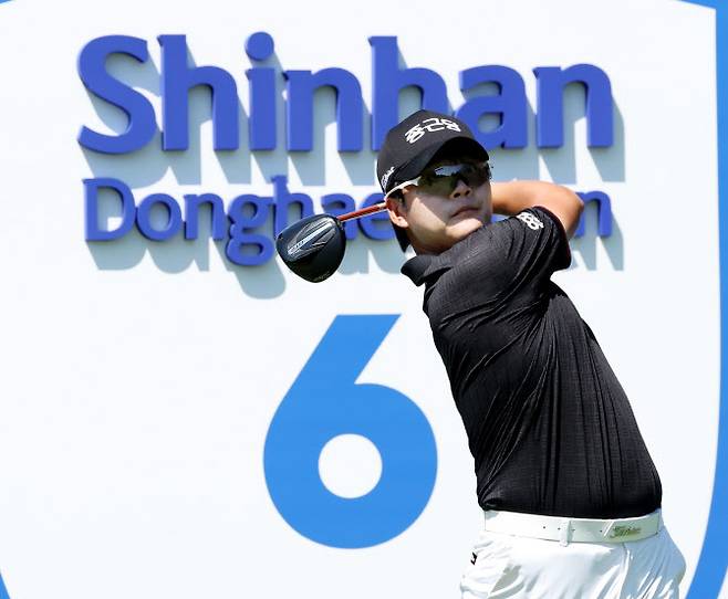 김민규가 10일 신한동해오픈 개막에 앞서 인천 잭니클라우스 골프클럽에서 연습라운드하고 있다. (사진=KPGA)
