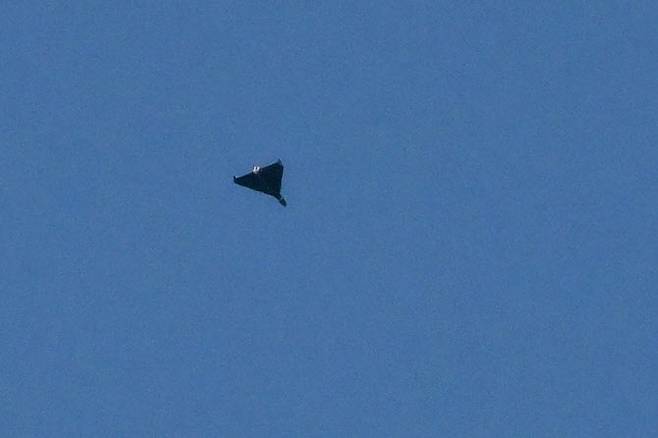 9월 7일, 우크라이나 전쟁이 계속되는 가운데 키이우에서 러시아의 드론 및 미사일 공격 도중 러시아 드론이 비행하고 있다.(사진=AFP)