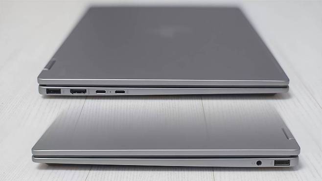 두 개의 USB-A 단자, 한 개의 썬더볼트 4, 1개의 USB-C형 단자를 갖췄다 / 출처=IT동아