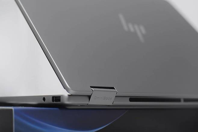HP 옴니북 X 플립 14 OLED 모델은 가격대비 우수한 활용도가 인상적이고, LCD 모델은 110만 원대 초반의 우수한 가격대 성능비가 돋보인다 / 출처=IT동아