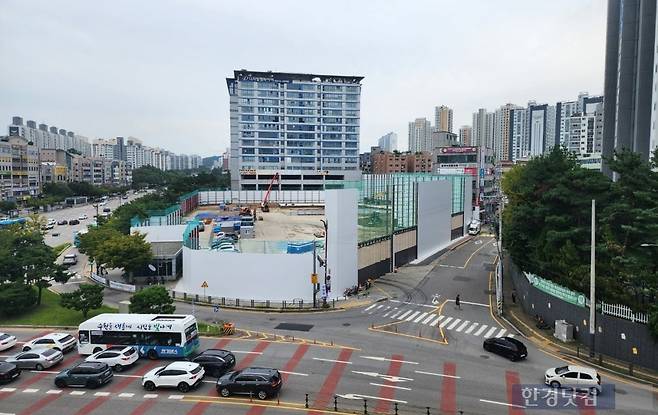 수인분당선 망포역을 품고 있는 수원 영통구 '망포역푸르지오르마크' 부지 모습. 사진=오세성 한경닷컴 기자