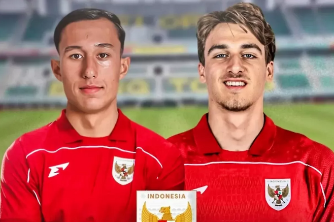 ▲ 인도네시아축구협회가 9월 데뷔시킨 2명의 귀화선수 조나단스(왼쪽)와 마우로. 조나단스의 인도네시아 혈통은 조부에게 뿌리를 두고 있다. 그래서 귀화 작업이 한창인 인도네시아축구협회는 올해 초부터 강력하게 추진해왔다. 인도네시아 축구는 A대표팀을 네덜란드계 혼혈 선수들로 탈바꿈하는 작업이 한창이다. ⓒ 인도네시아축구협회