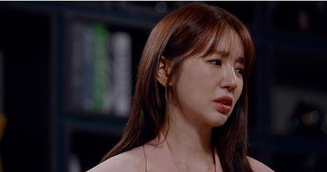 그룹 베이비복스 출신 가수 겸 배우 윤은혜가 과거 활동 당시 겪은 테러 공격으로 인한 트라우마를 고백한다. SBS 제공