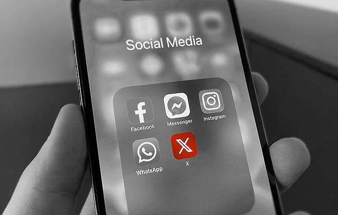 X 이미지컷. unsplash