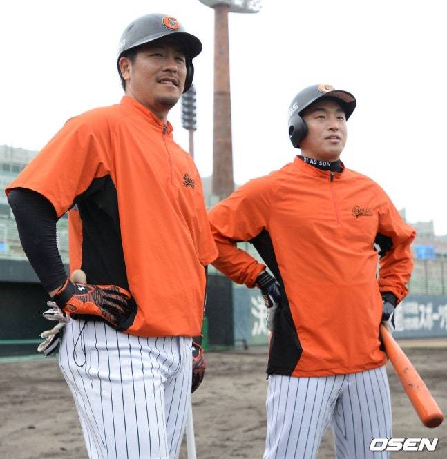 롯데 시절의 강민호(왼쪽)와 손아섭.
