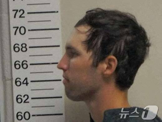 미 보수활동가 찰리 커크를 총격 살해한 혐의를 받는 용의자 타일러 로빈슨(22)의 머그샷을 유타주 경찰이 12일(현지시간) 공개했다. 2025.9.12 ⓒ 로이터=뉴스1 ⓒ News1 강민경 기자