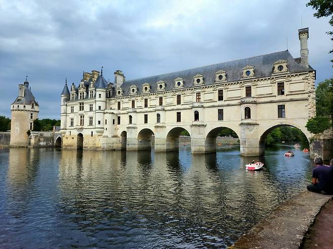 슈농소성 전경.