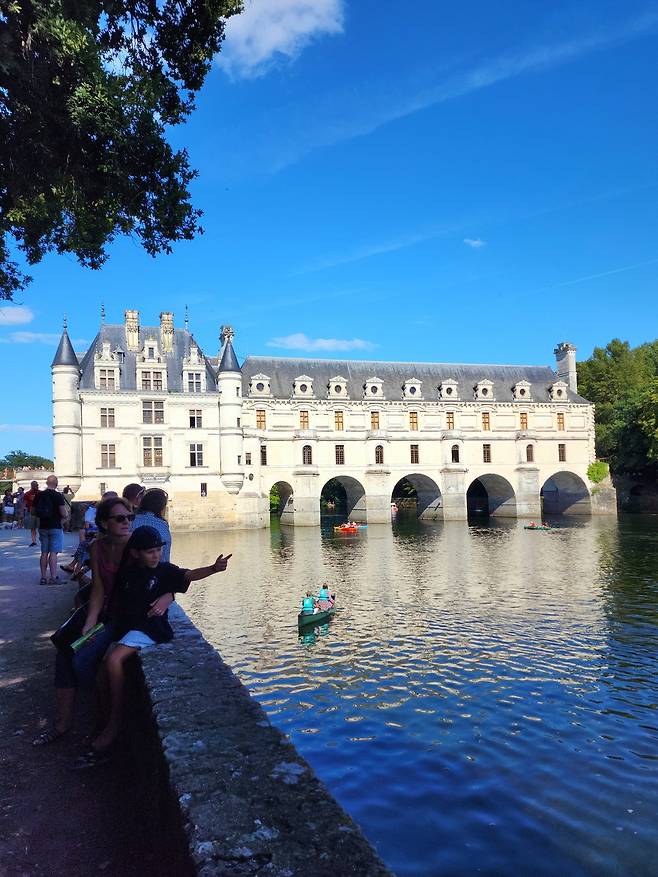 슈농소성 서쪽면.