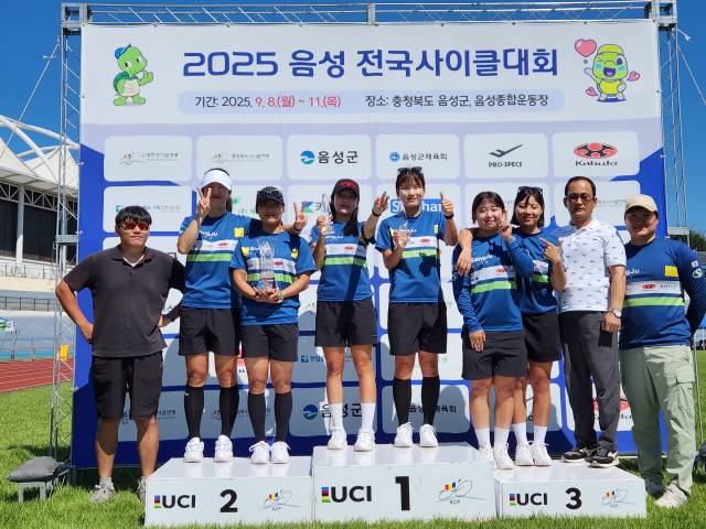 상주시청 여자 사이클팀이 충북 음성에서 열린
