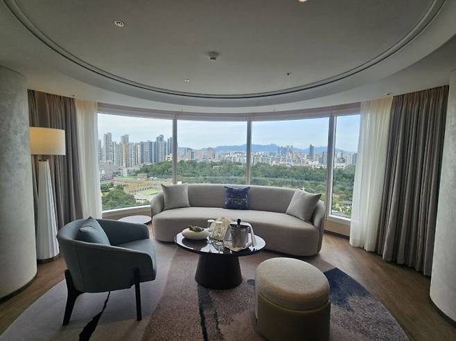 코너 스위트 객실에서 바라본 전경. 사진=박재현 기자