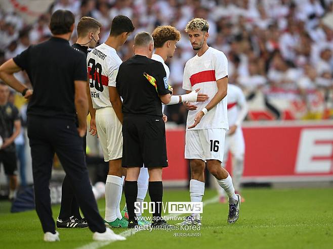 ▲ 슈투트가르트의 고민은 당분간 끝나지 않는다. 겨울 이적시장 전까지 스트라이커 부재는 고스란히 이어질 수밖에 없다. 오현규를 놓친 대가는 이미 현실로 다가오고 있다.
