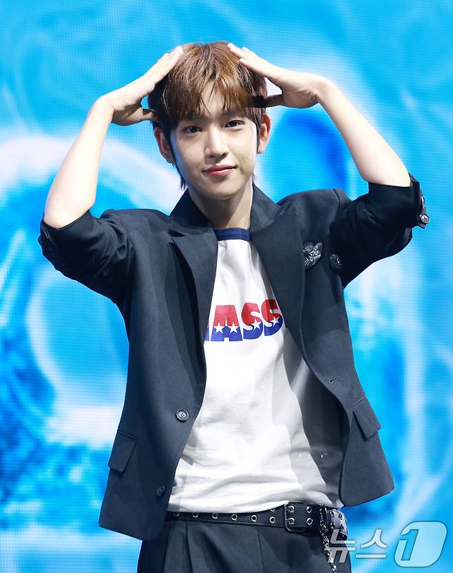 그룹 아이딧(IDID)의 김민재가 15일 서울 광진구 예스24 라이브홀에서 열린 첫 번째 미니 앨범 '아이 디드 잇.'(I did it.) 발매 쇼케이스에서 포즈를 취하고 있다. 2025.9.15/뉴스1 ⓒ News1 권현진 기자