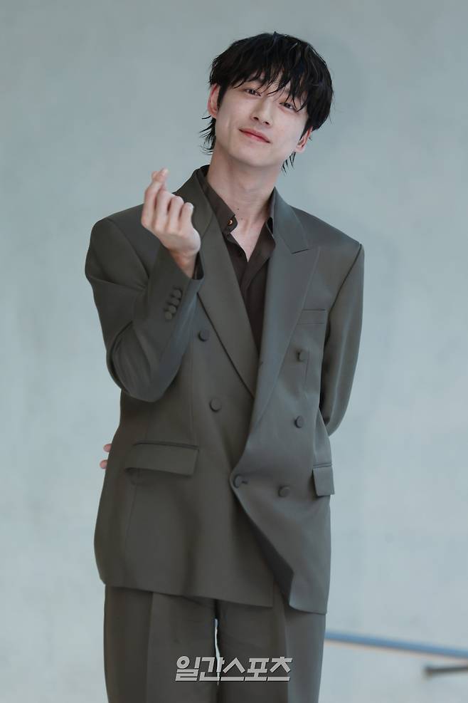 일본배우 사카구치 켄타로가 3일 오후 서울 성동구 성수동에서 열린 아이아이컴바인드의 신사옥 '하우스 노웨어 서울' 오픈 기념 포토월 행사에 참석해 포토타임을 갖고 있다. 서병수 기자 qudtn@edaily.co.kr /2025.09.03/