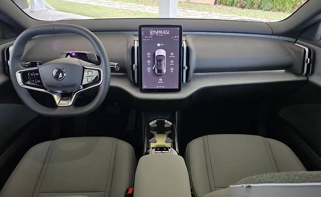 EX30 크로스컨트리 실내. 서재근 기자