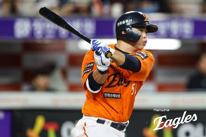 한화 이글스 문현빈이 14일 대전 한화생명볼파크에서 열린 2025 KBO리그 정규시즌 키움 히어로즈와의 홈경기에서 타격하고 있다. 한화 이글스 제공