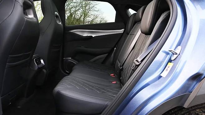 BYD 씨라이언 7 실내