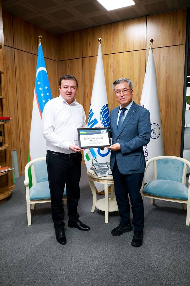 정식 교재 채택식 현장