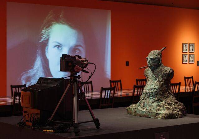 백남준의 ‘TV부처’(1989).