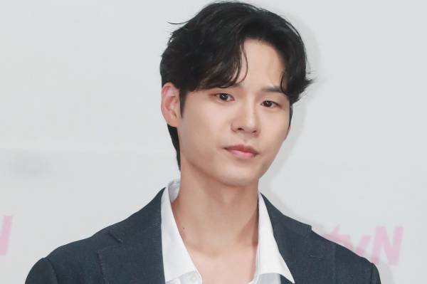 배우 윤지온이 음주운전에 적발됐다. 사진은 배우 윤지온이 지난해 8월14일 오전 서을 구로구 신도림 라마다 호텔에서 진행된 tvN 토일드라마 '엄마친구아들' 제작발표회에 참석해 포즈를 취하고 있는 모습. /사진=스타뉴스