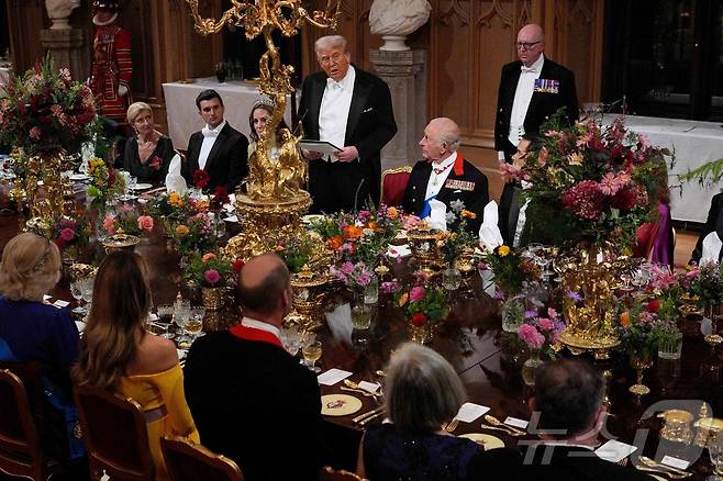 영국을 국빈 방문한 도널드 트럼프 미국 대통령이 17일(현지시간) 윈저성 만찬장에서 연설하고 있다. 2025.09.17 ⓒ AFP=뉴스1 ⓒ News1 최종일 선임기자