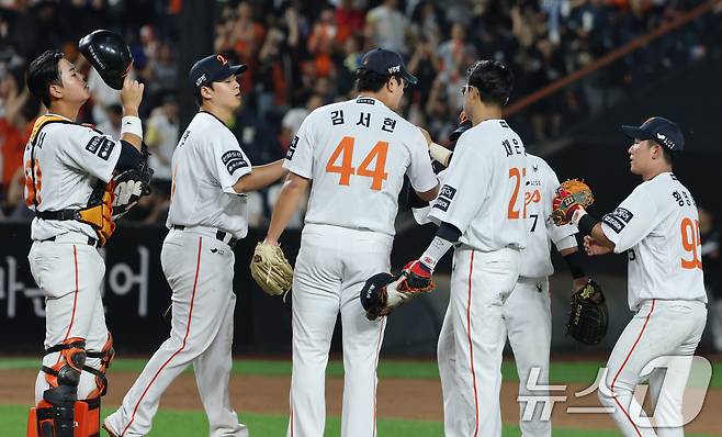 시즌 80승 고지와 함께 역전 우승 희망을 키워가려는 한화 이글스. / 뉴스1 DB ⓒ News1 김기태 기자