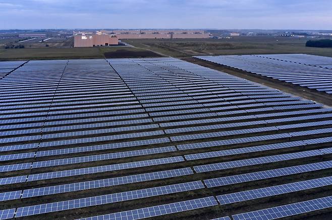 BMW그룹 헝가리 데브레첸 공장 내 태양광 패널. 사진=BMW그룹