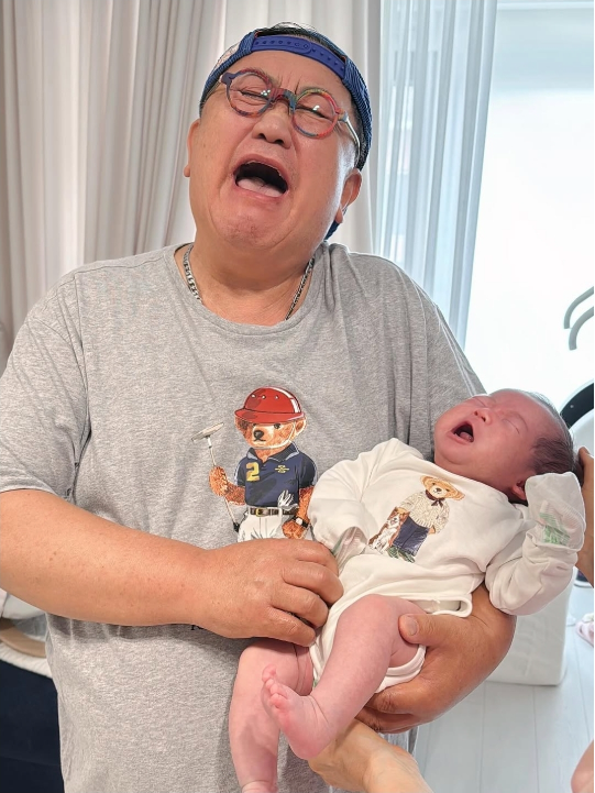 이용식 딸 이수민은 SNS에 손녀와 아버지의 일상을 공개했다.사진=이수민 SNS