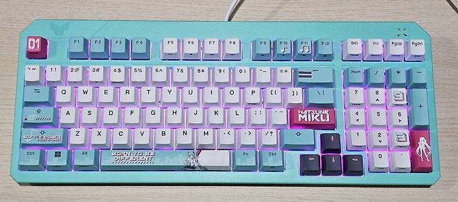 에이수스 TUF 게이밍 K3 Gen II 키보드 하츠네 미쿠 에디션 / 출처=IT동아