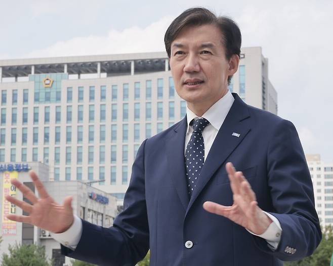 8월28일 오후 전북 전주시 전주지방법원 앞에서 조국 조국혁신당 혁신정책연구원장이 시사저널과 인터뷰를 나누고 있다. ⓒ시사저널 박정훈